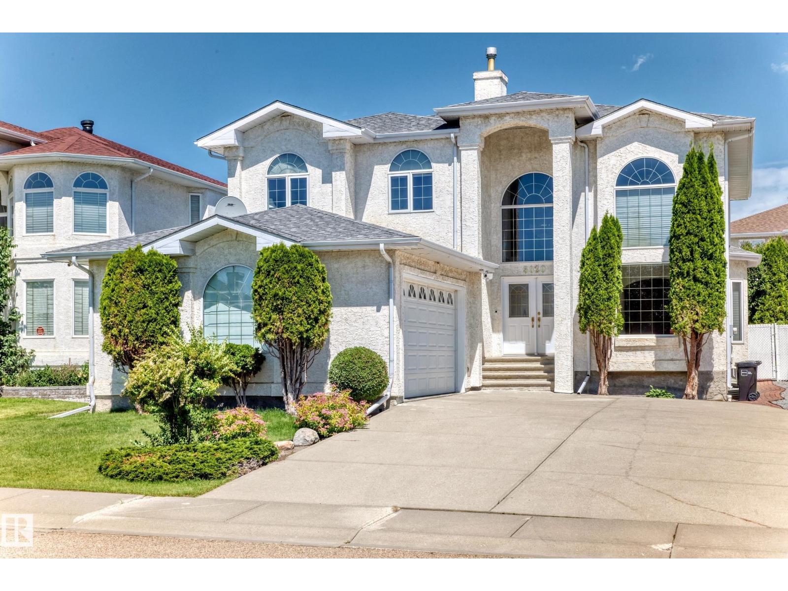 8820 158 AV NW