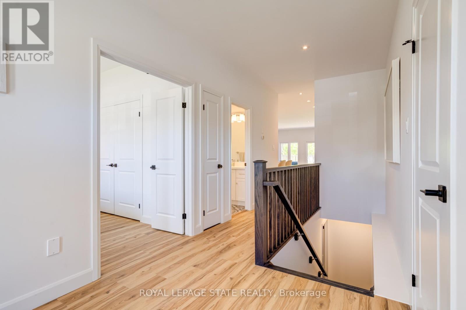 39 BEACHWALK CRESCENT
