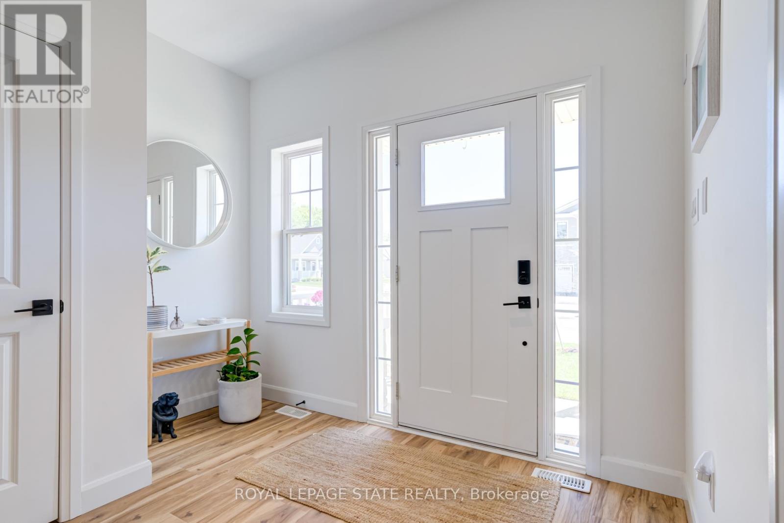 39 BEACHWALK CRESCENT