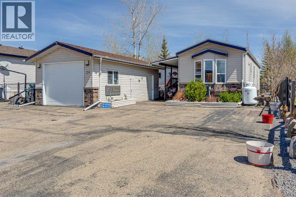 29, 10042 Township Road 422