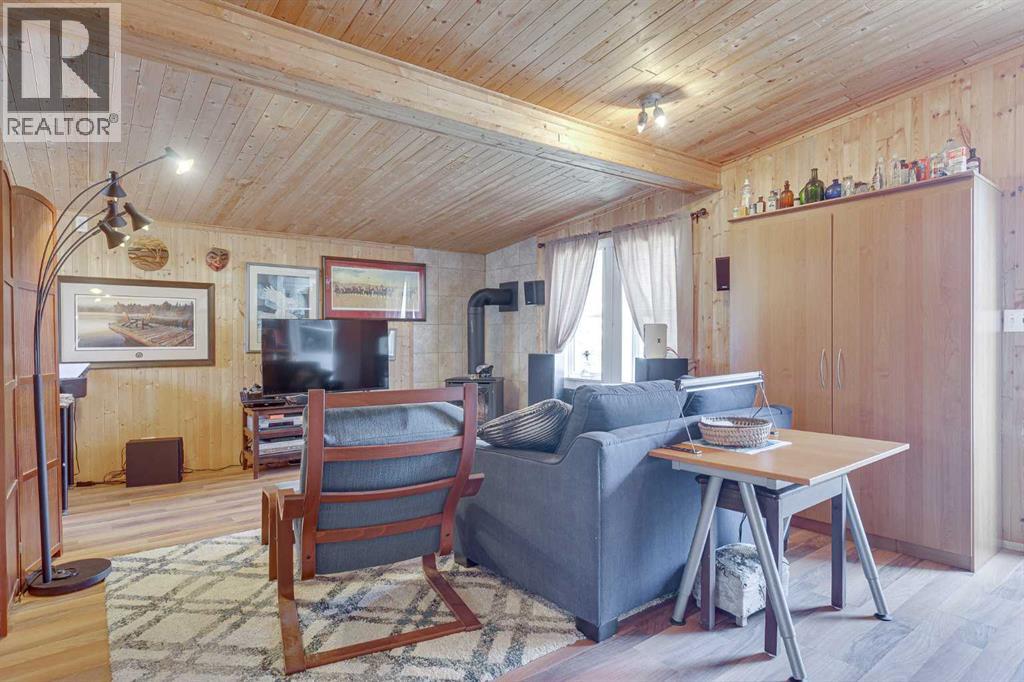 29, 10042 Township Road 422