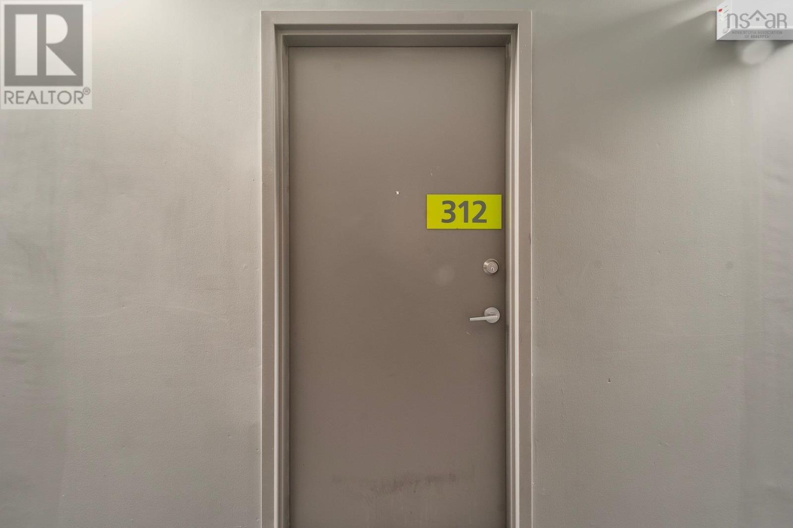 312 1048 Wellington Street