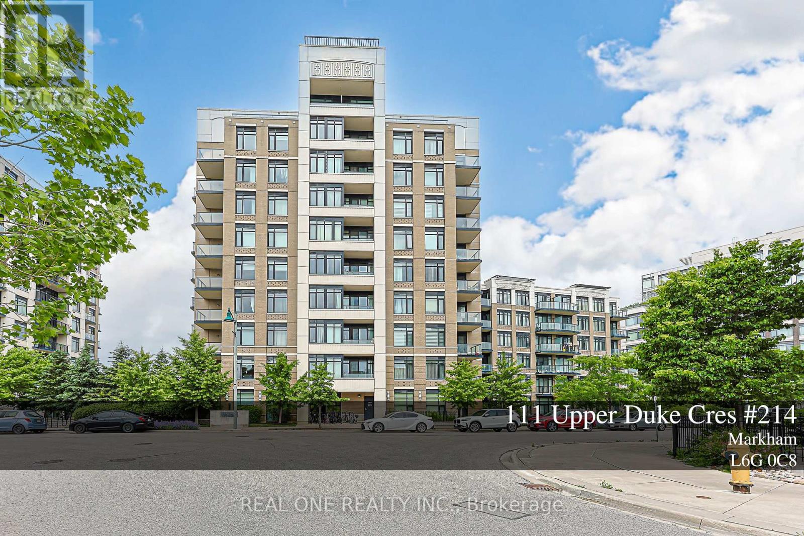 214 - 111 UPPER DUKE CRESCENT