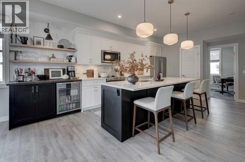 405 Cranbrook Walk SE Calgary AB T3M2V5