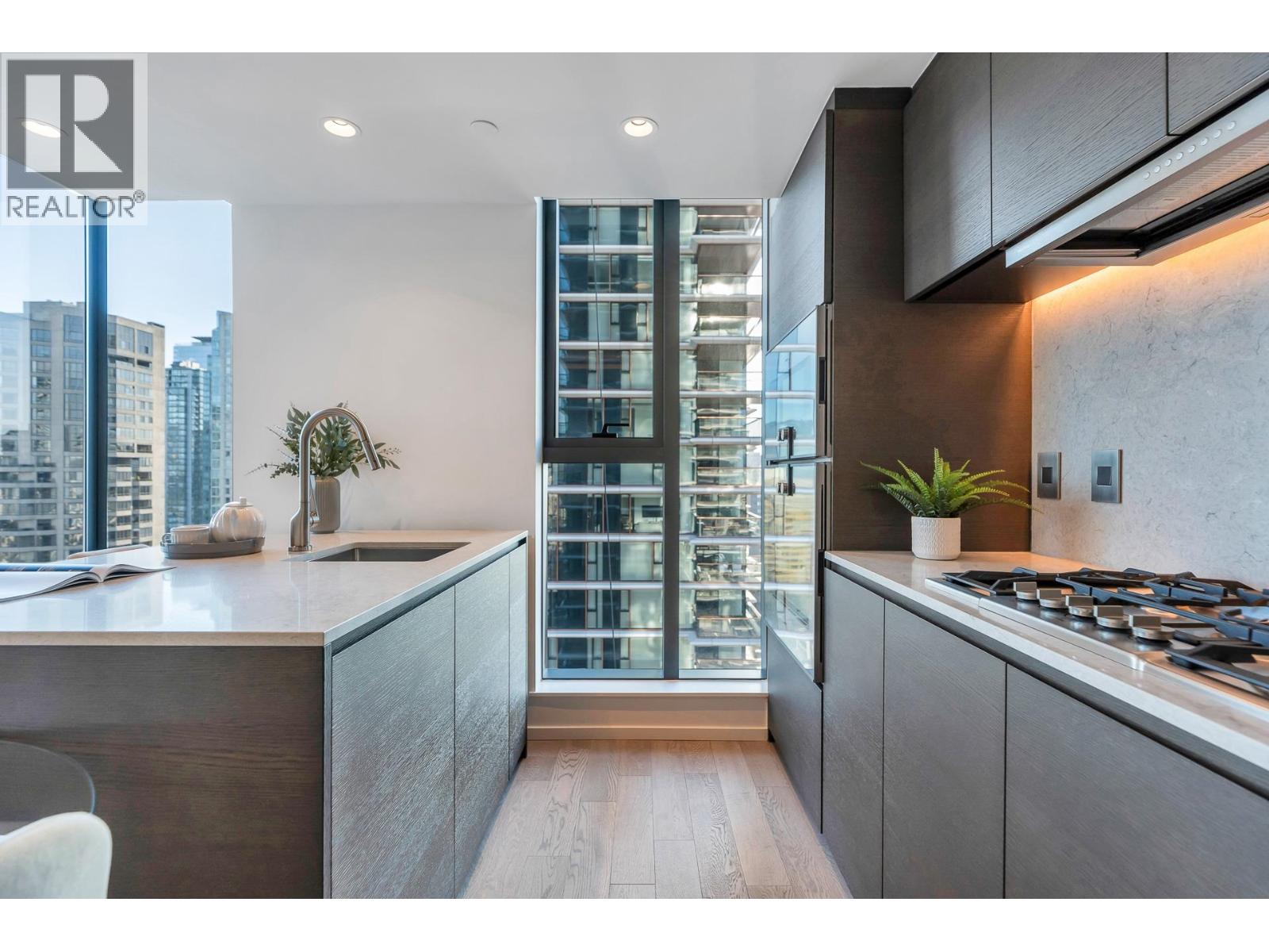 1106 1408 ROBSON STREET