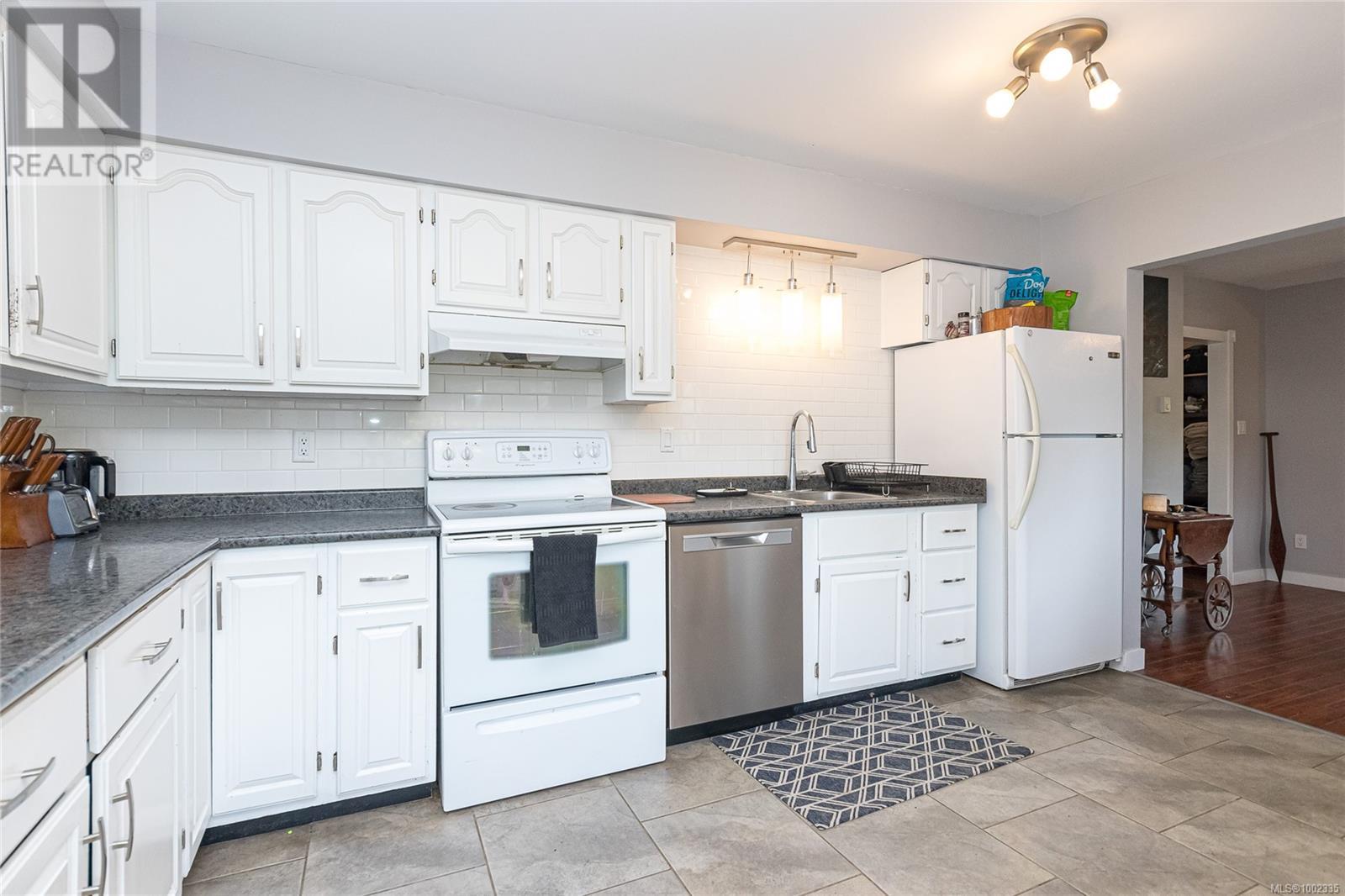 2308 Sooke Rd