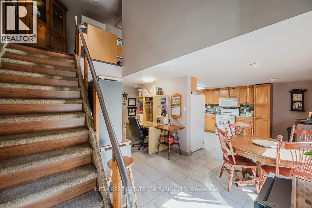 9450 Longwoods ROAD
