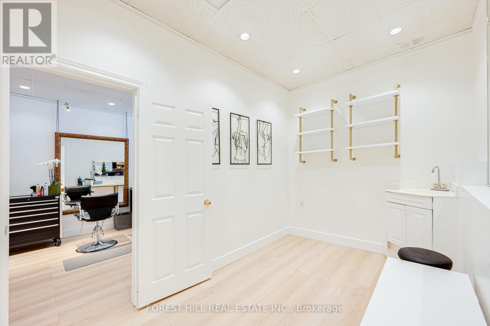 3 - 49 MISSISSAUGA ROAD N