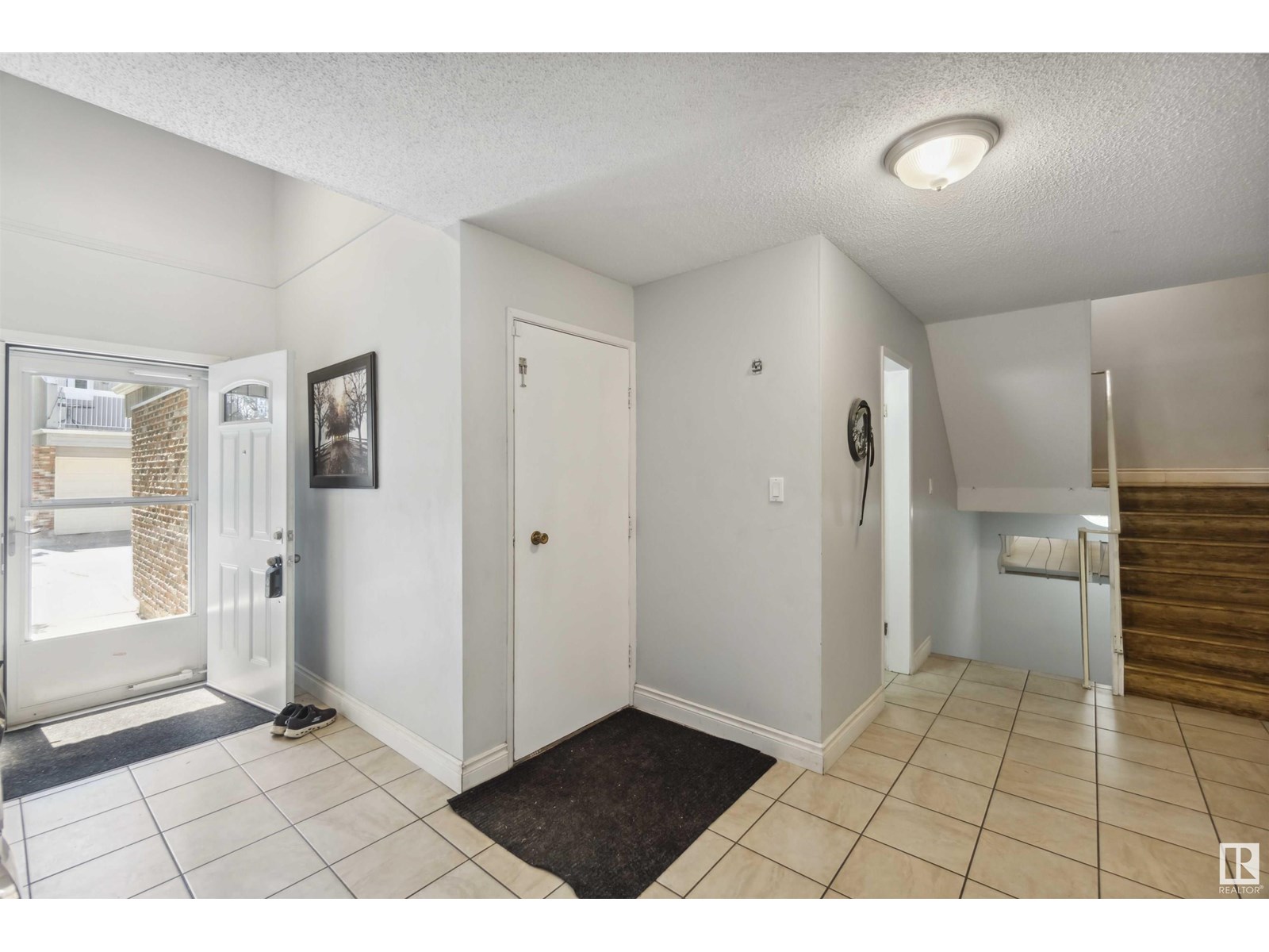 3054 108 ST NW