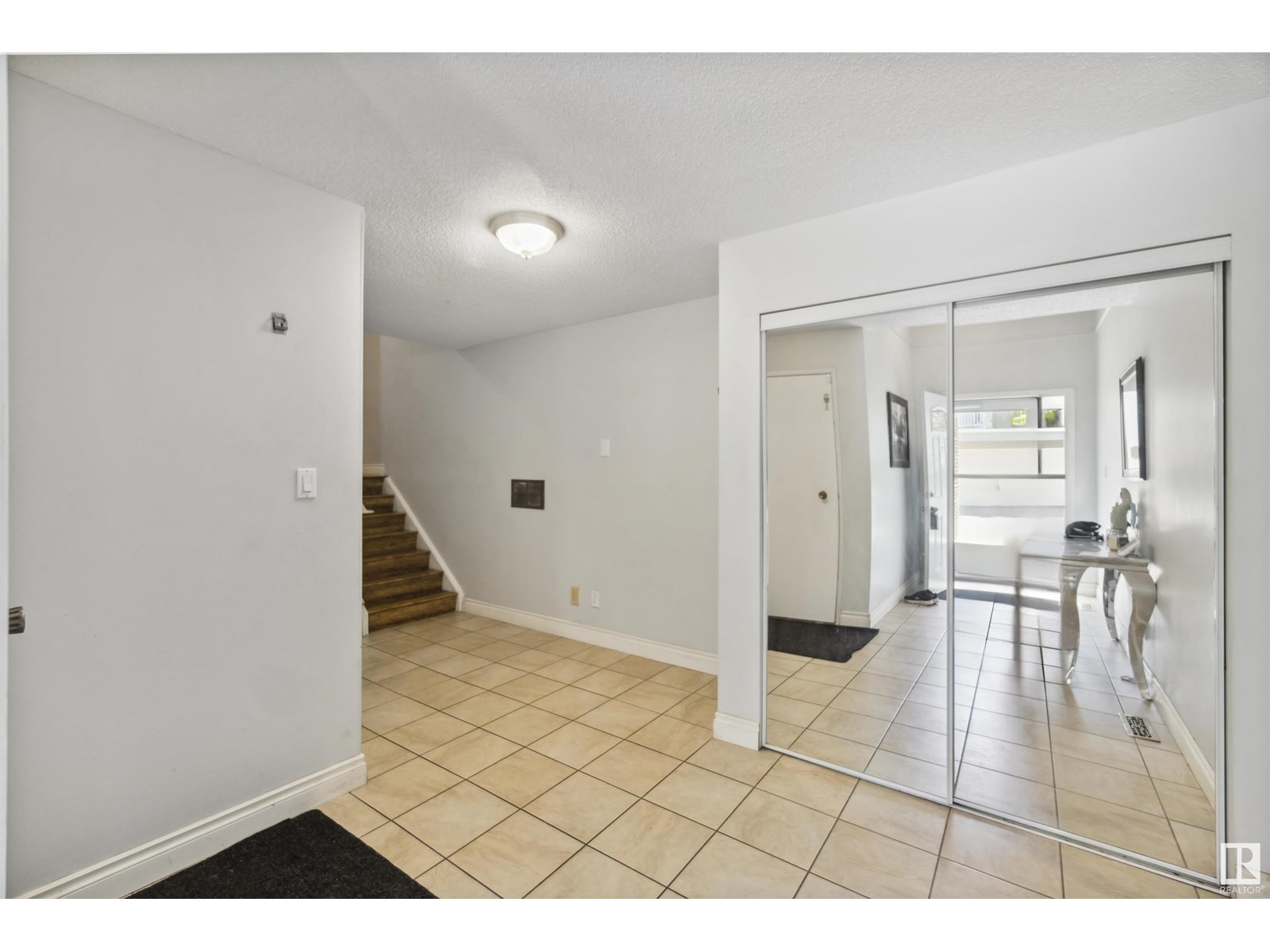 3054 108 ST NW