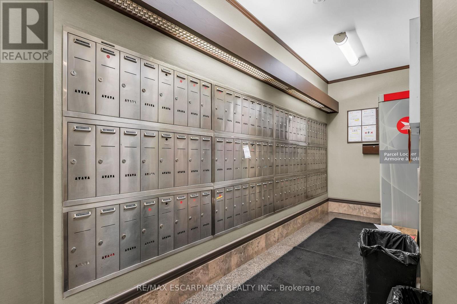 203 - 67 CAROLINE STREET S