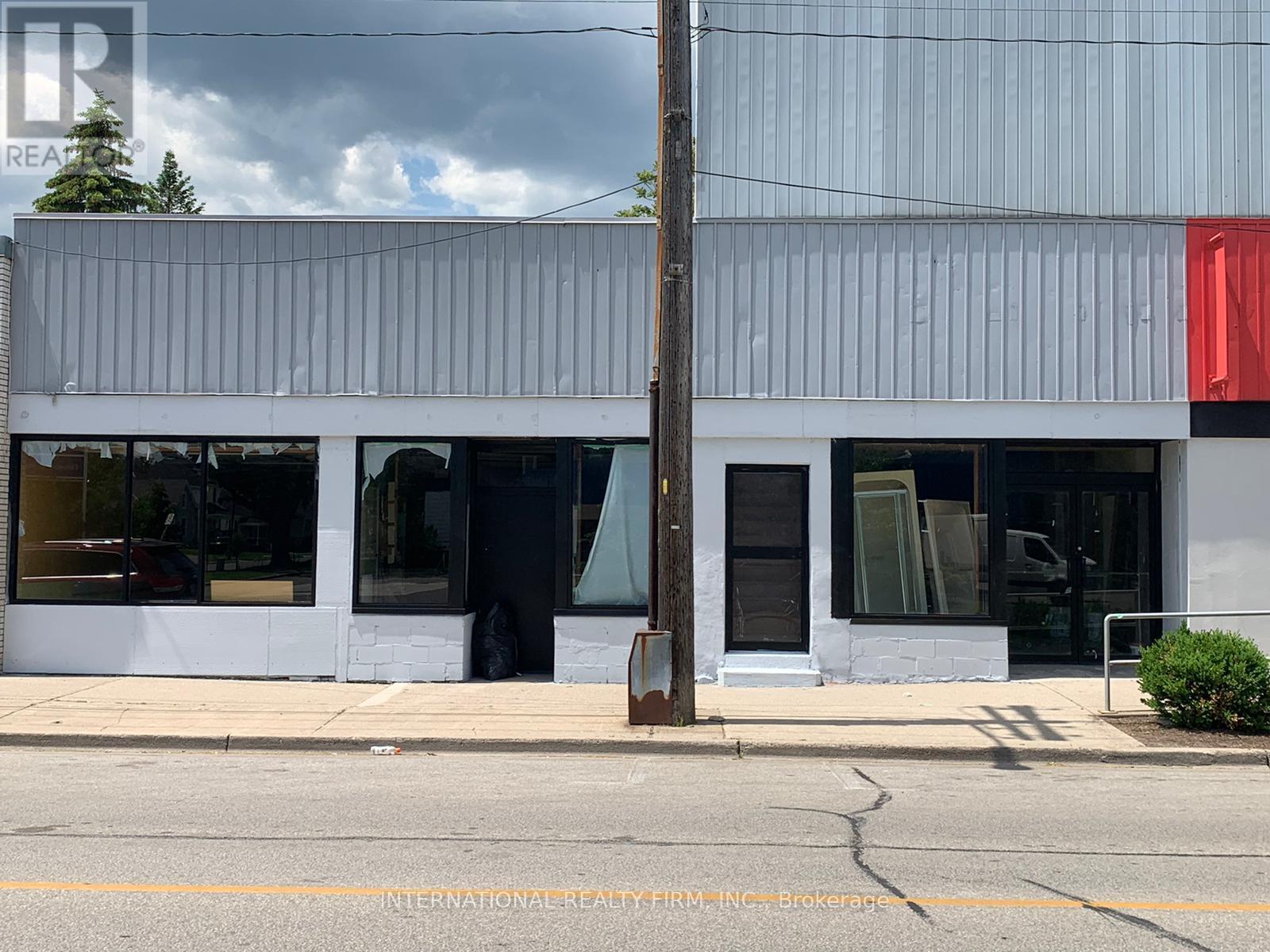 330 WELLINGTON STREET