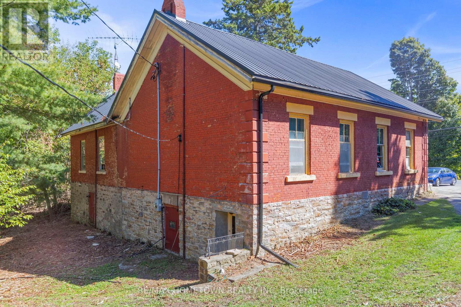 1554 COUNTY ROAD 2 ROAD