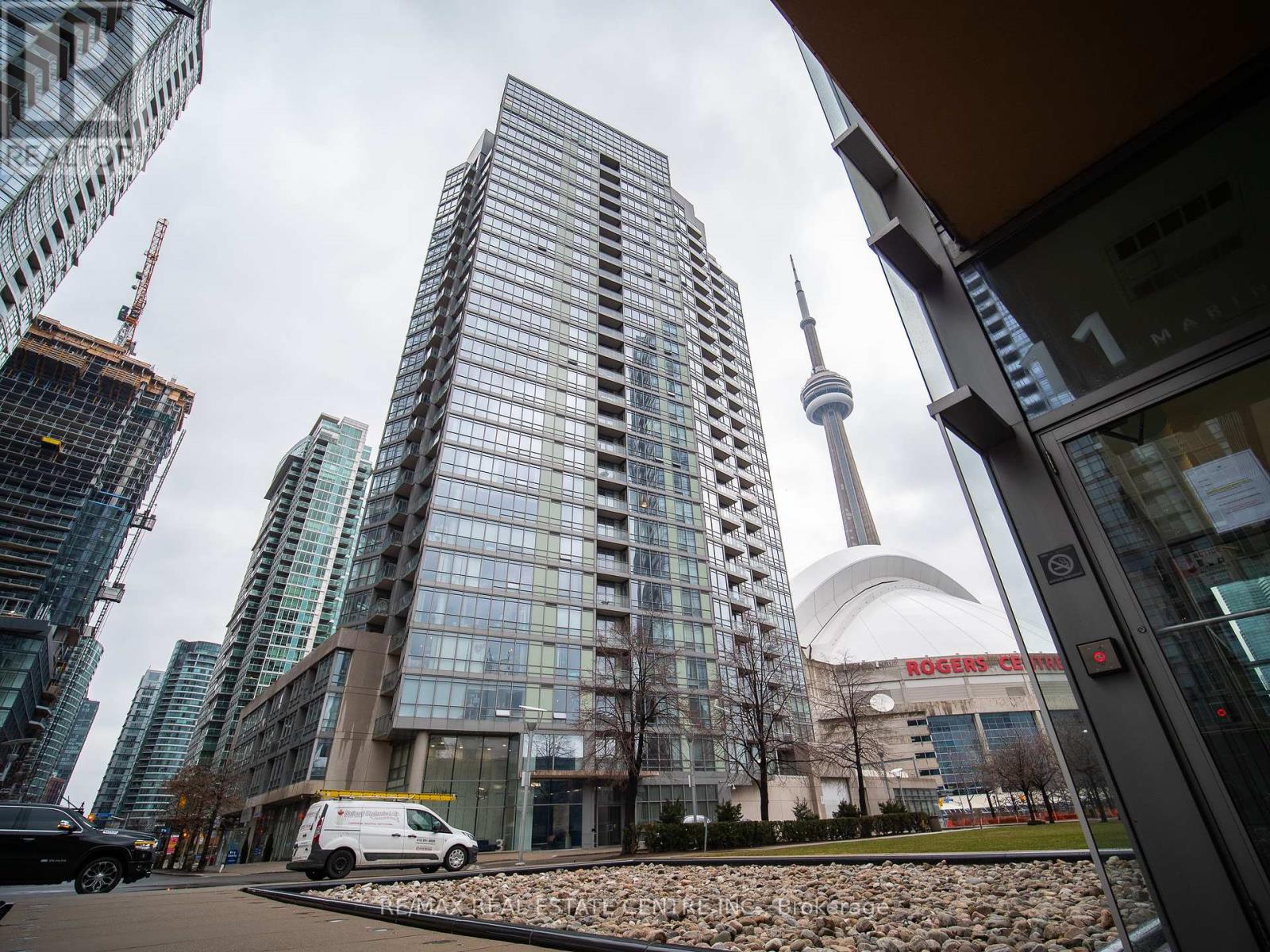 Photo 1 of 26 — #603 -3 NAVY WHARF CRT, Toronto, ON M5V3V1