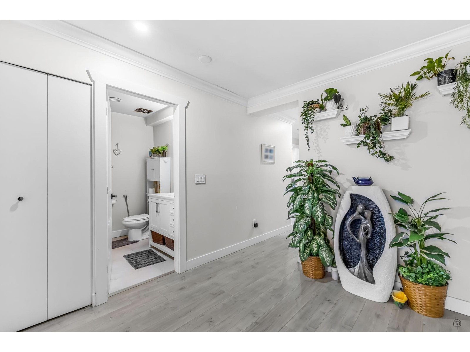 2744 SANDON DRIVE