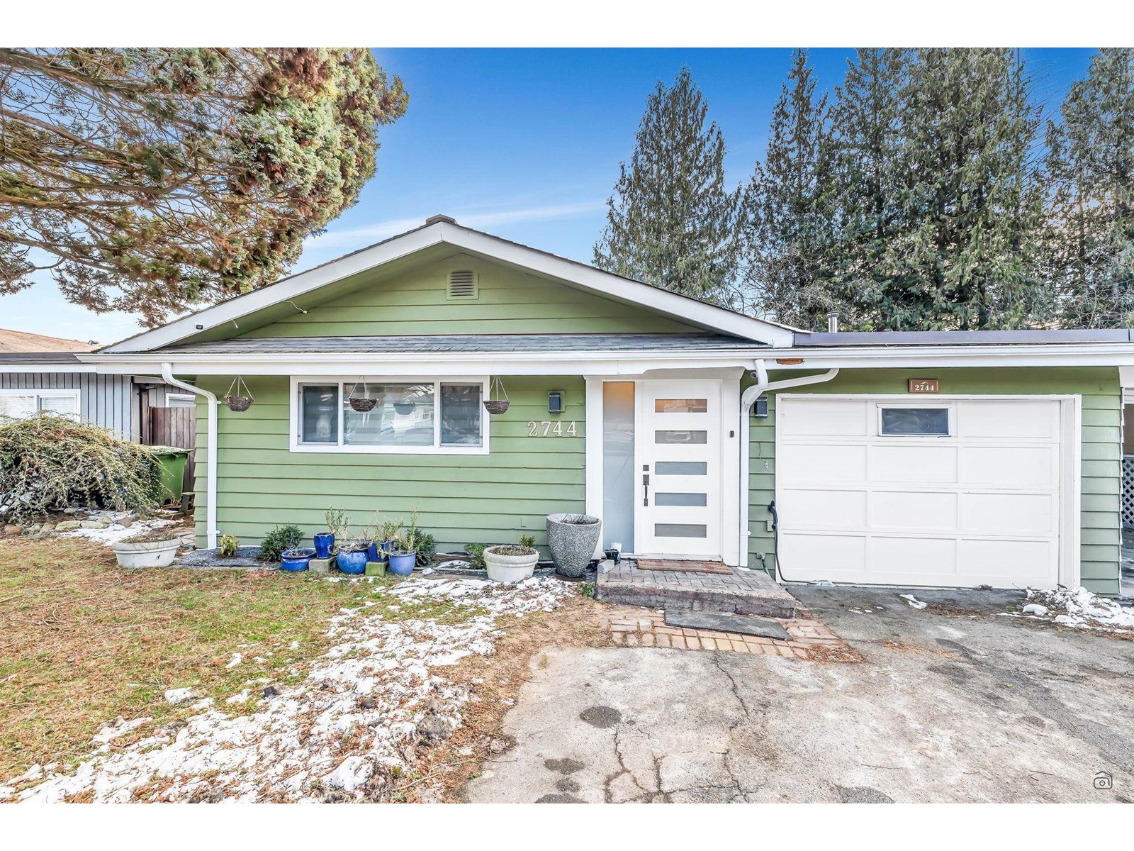 2744 SANDON DRIVE
