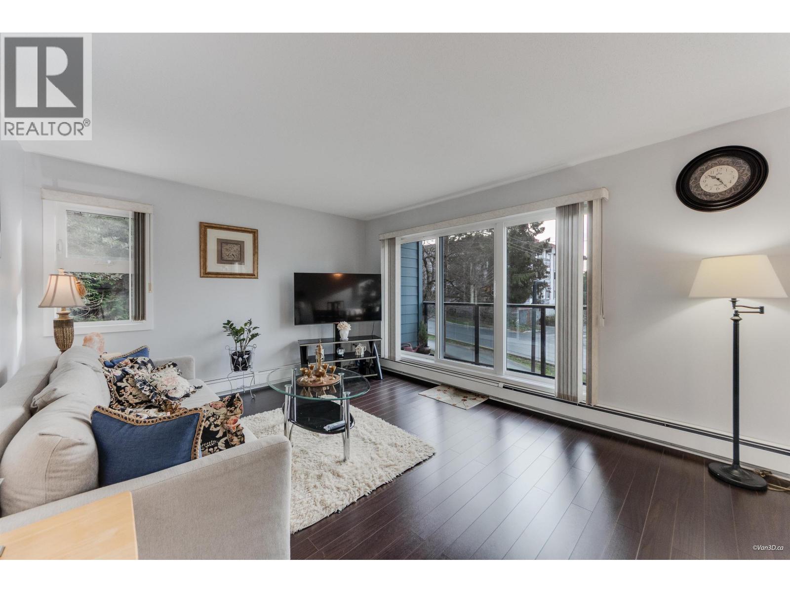 208 156 W 21ST STREET