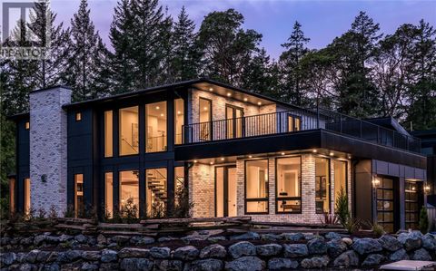 609 Medalist Ave Colwood BC V9C0R7