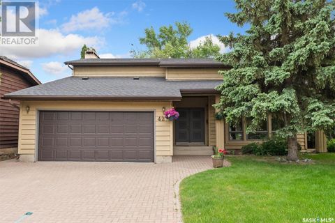 427 Lakeshore BAY Saskatoon SK S7J3T5