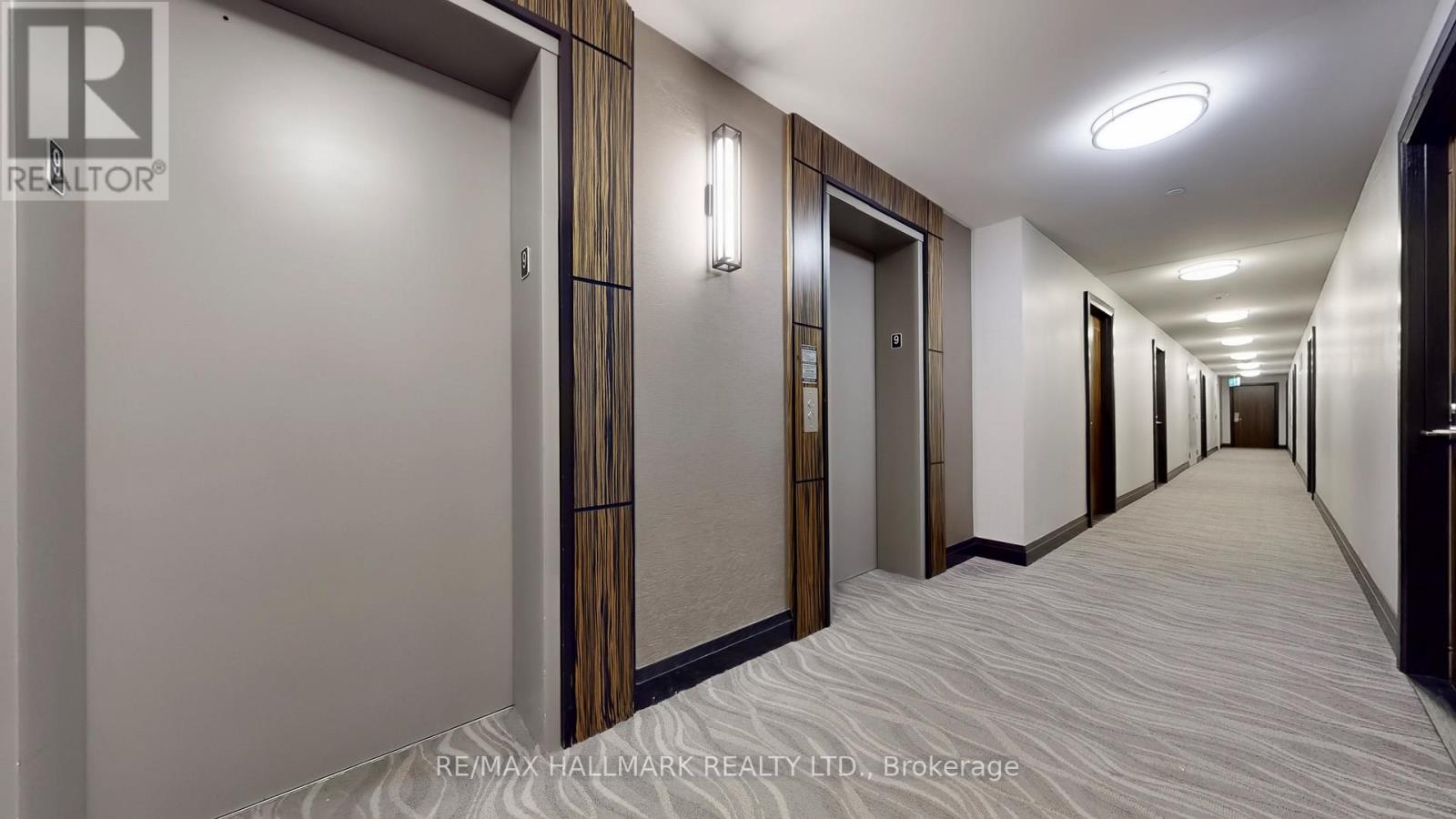 910 - 349 RATHBURN ROAD W