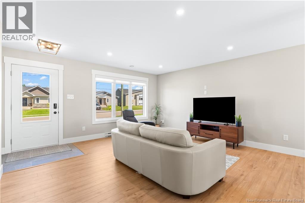 100 Macintosh Boulevard