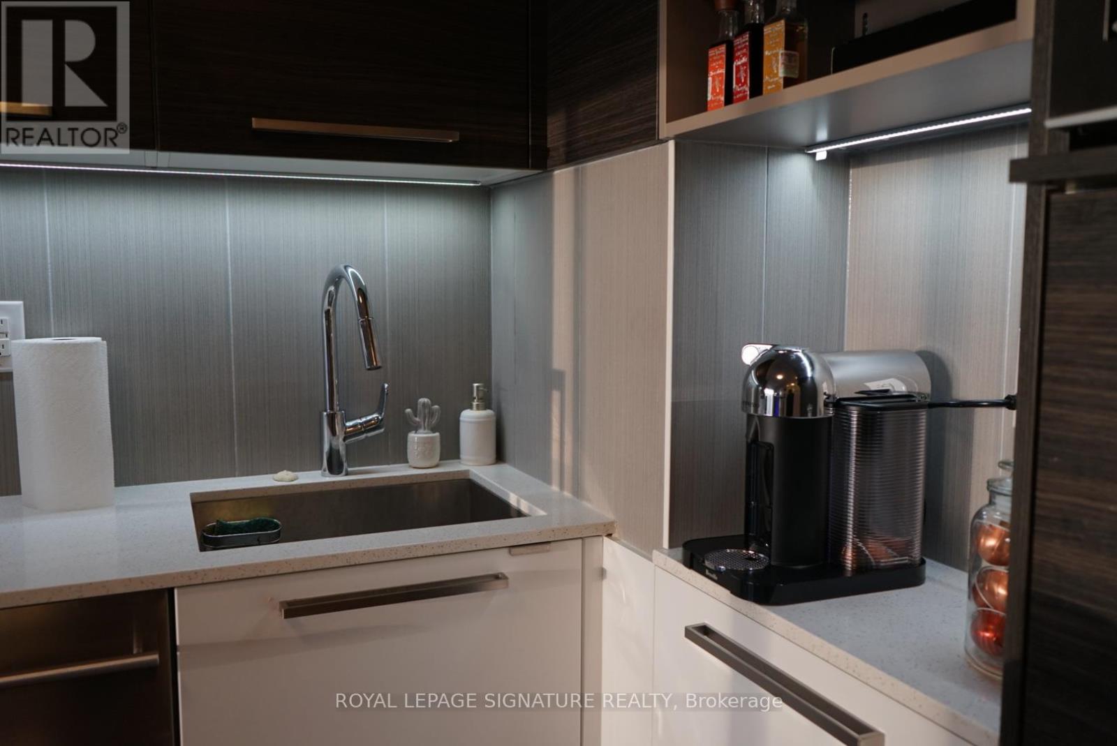 1104 - 36 PARK LAWN ROAD