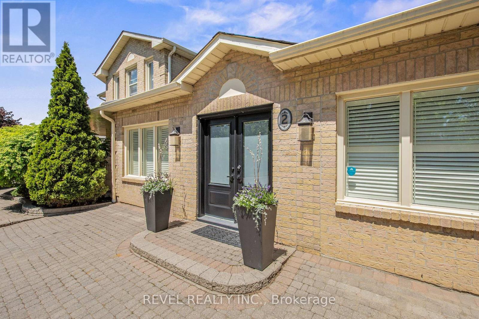 2 PATTERSON CRESCENT