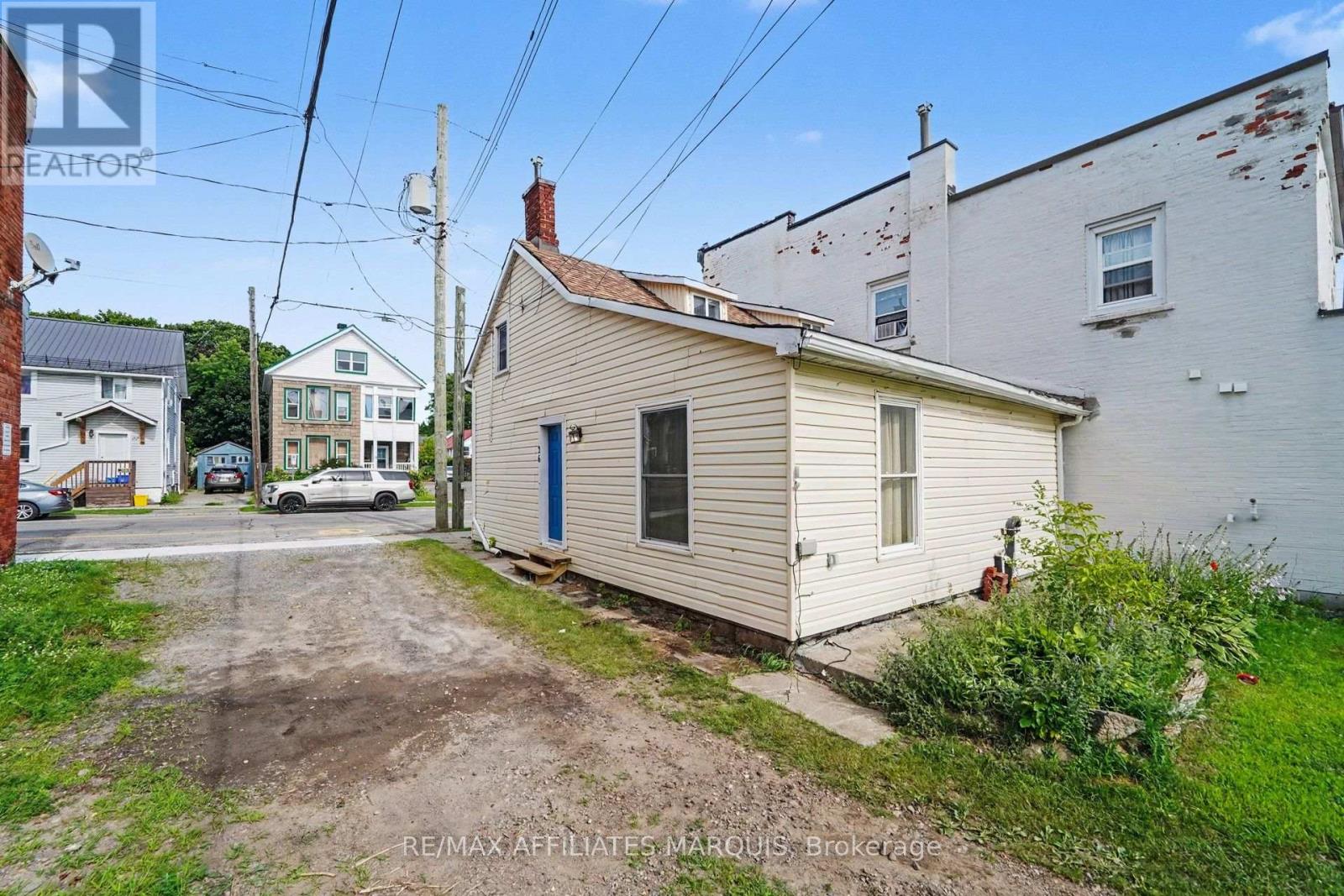 26 MARKET STREET N