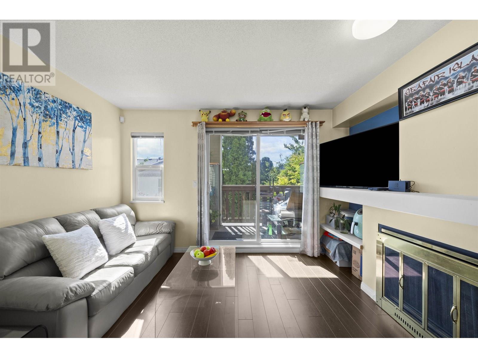 3 7111 LYNNWOOD DRIVE