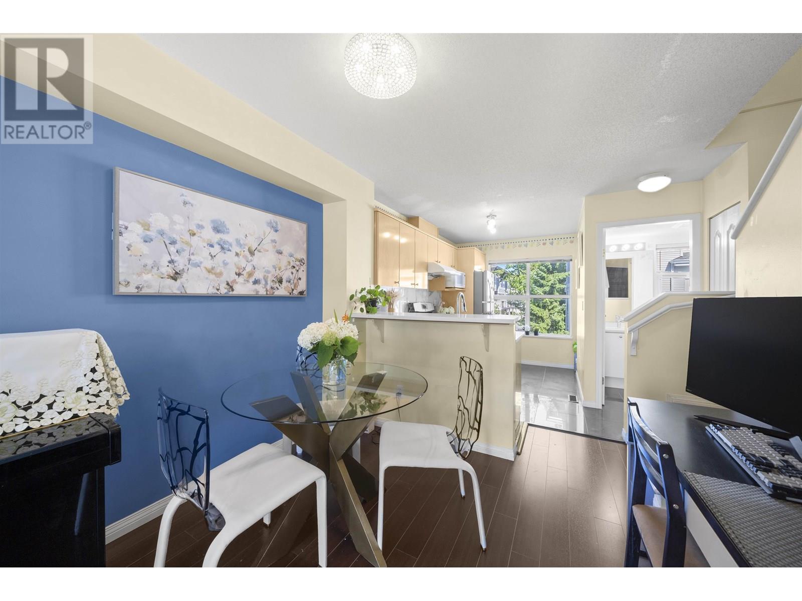 3 7111 LYNNWOOD DRIVE