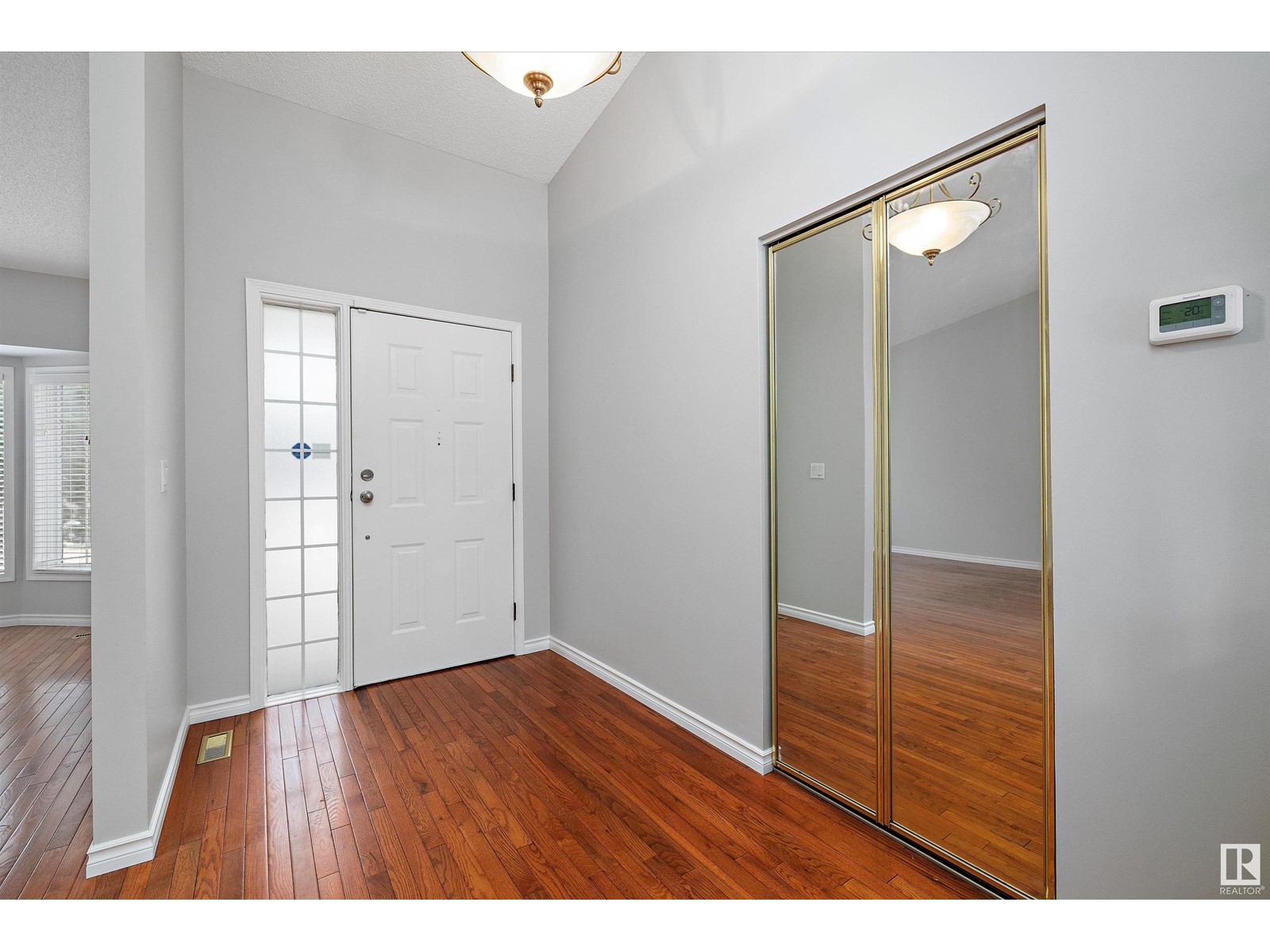 271 Gariepy CR NW