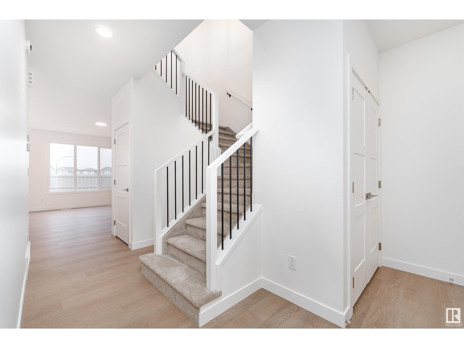22128 94 AV NW