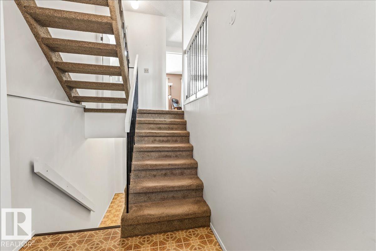 31 GRANDIN WOODS ES