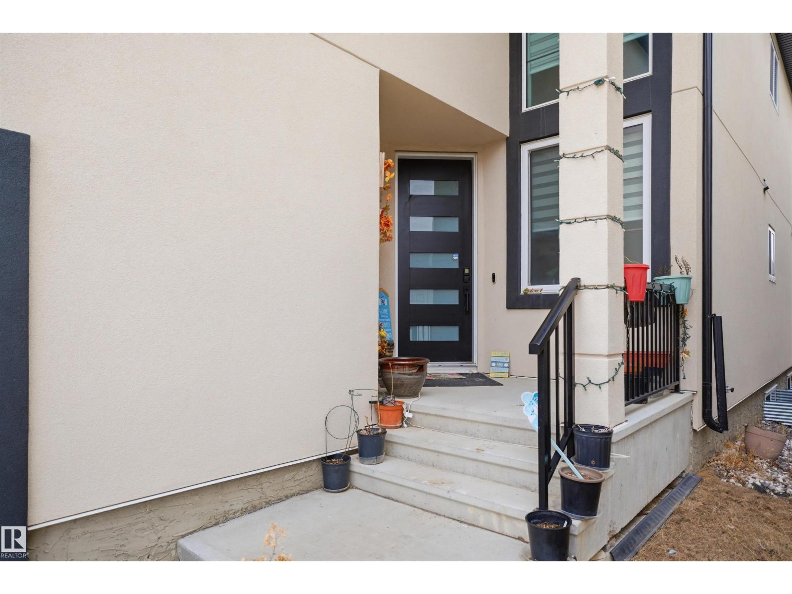 2420 13 AV NW