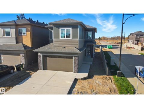 1558 SISKIN LINK LI NW Edmonton AB T5S0V1