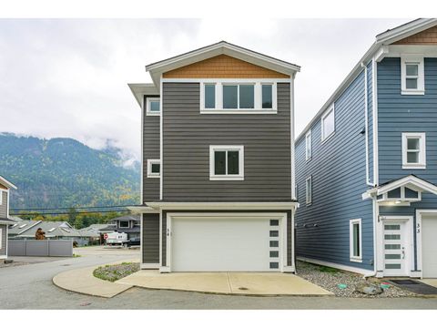 34 750 HOT SPRINGS ROAD STREET|Harrison Hot Springs Harrison Hot Springs BC V3X2T5