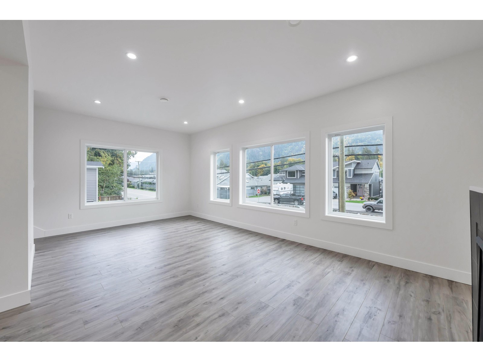 34 750 HOT SPRINGS ROAD STREET|Harrison Hot Springs