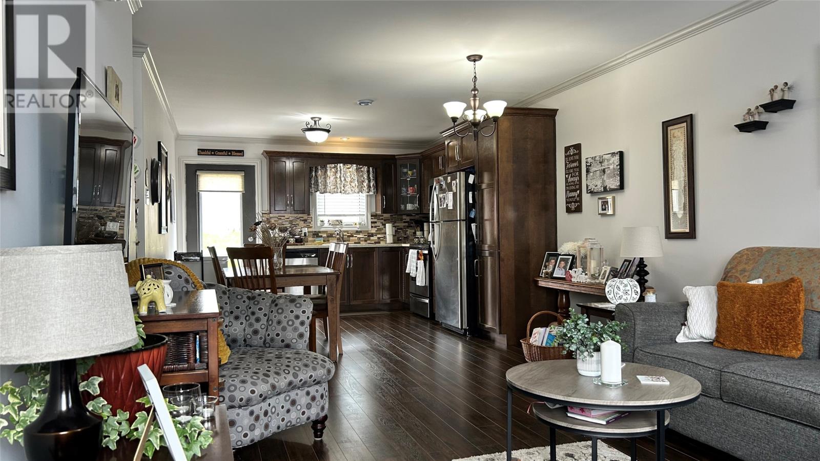 25 Michaelangelo Place