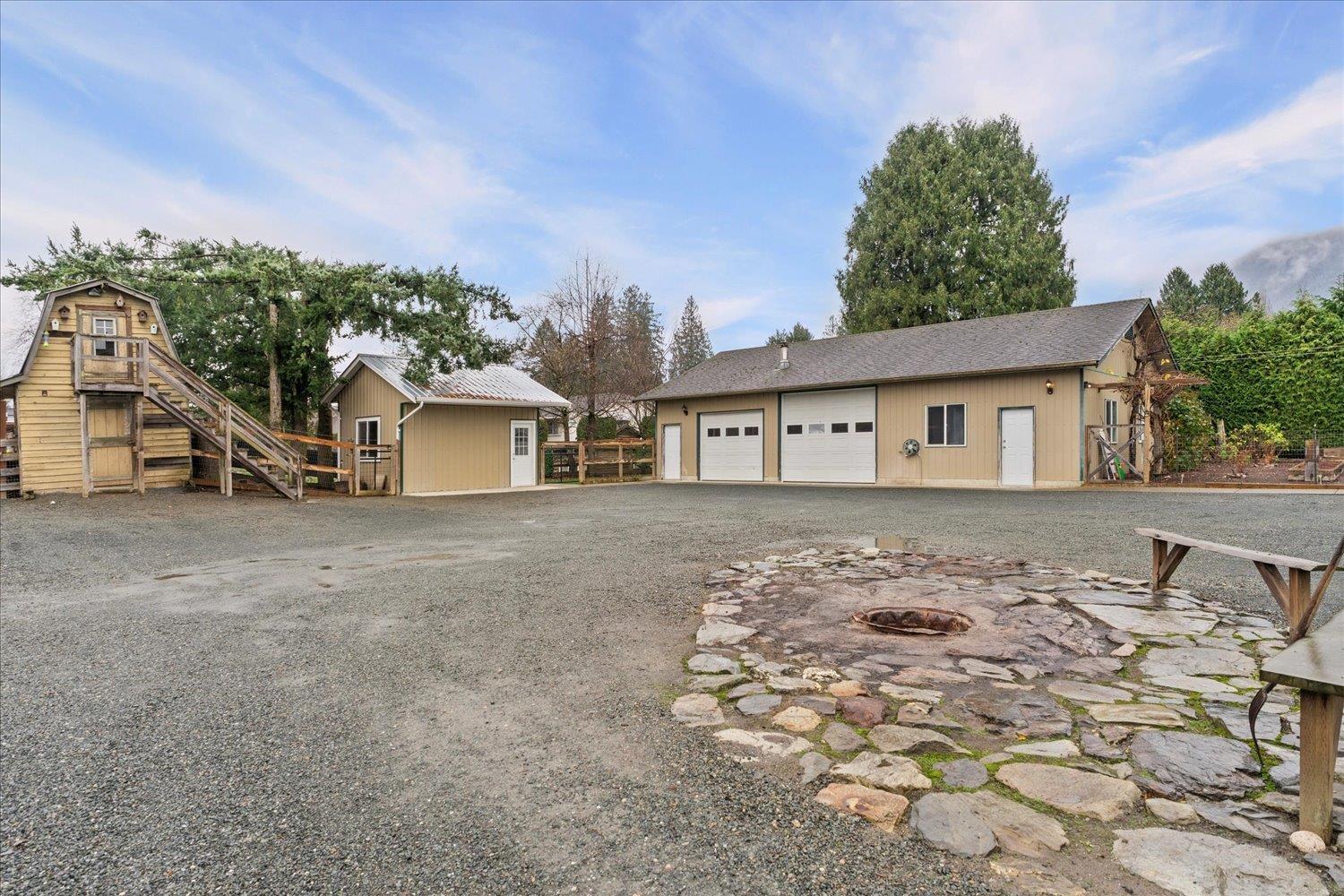 52464 YALE ROAD|Rosedale