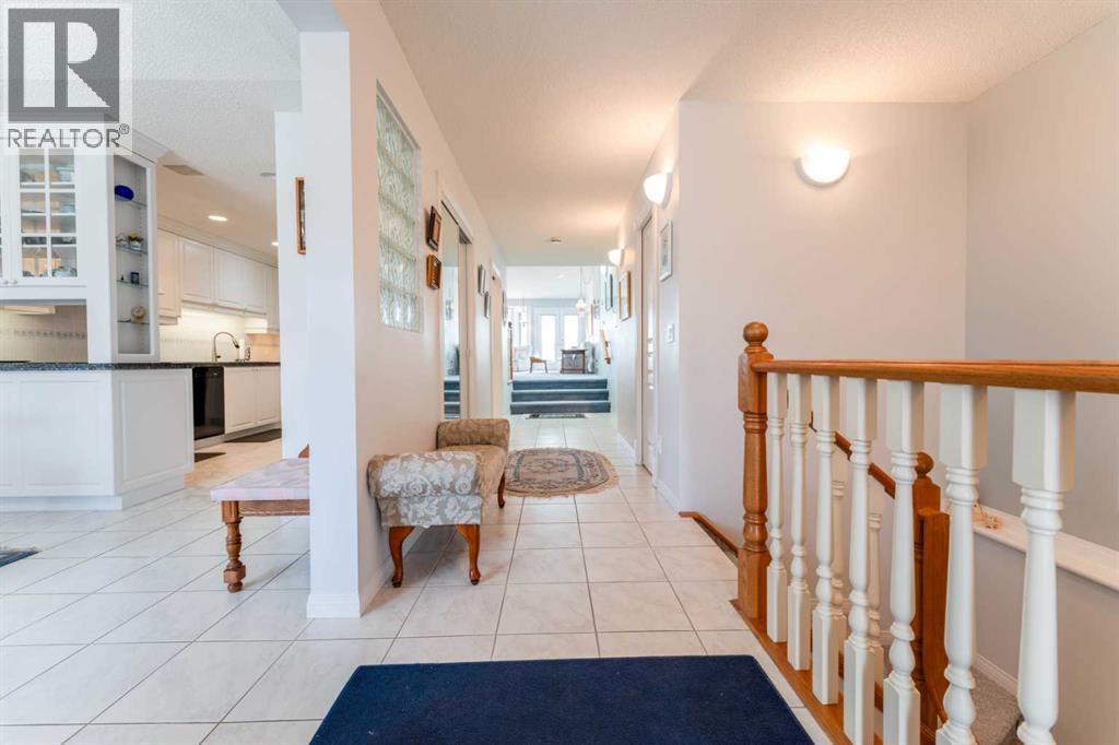 8 Prominence Path SW