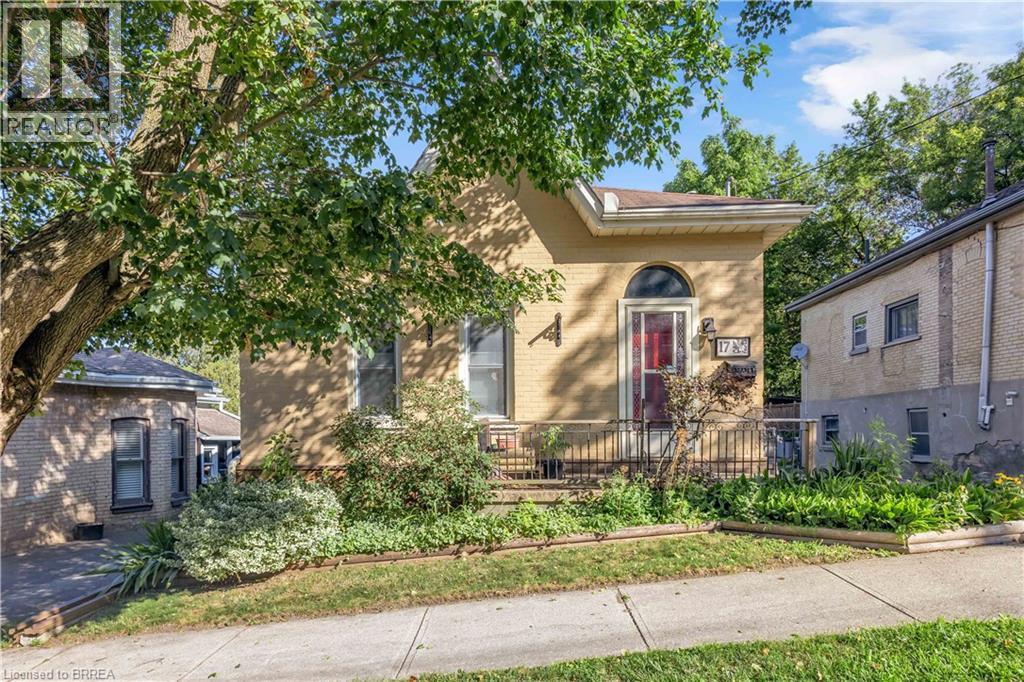 17 SCARFE Avenue