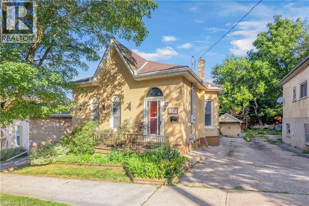 17 SCARFE Avenue