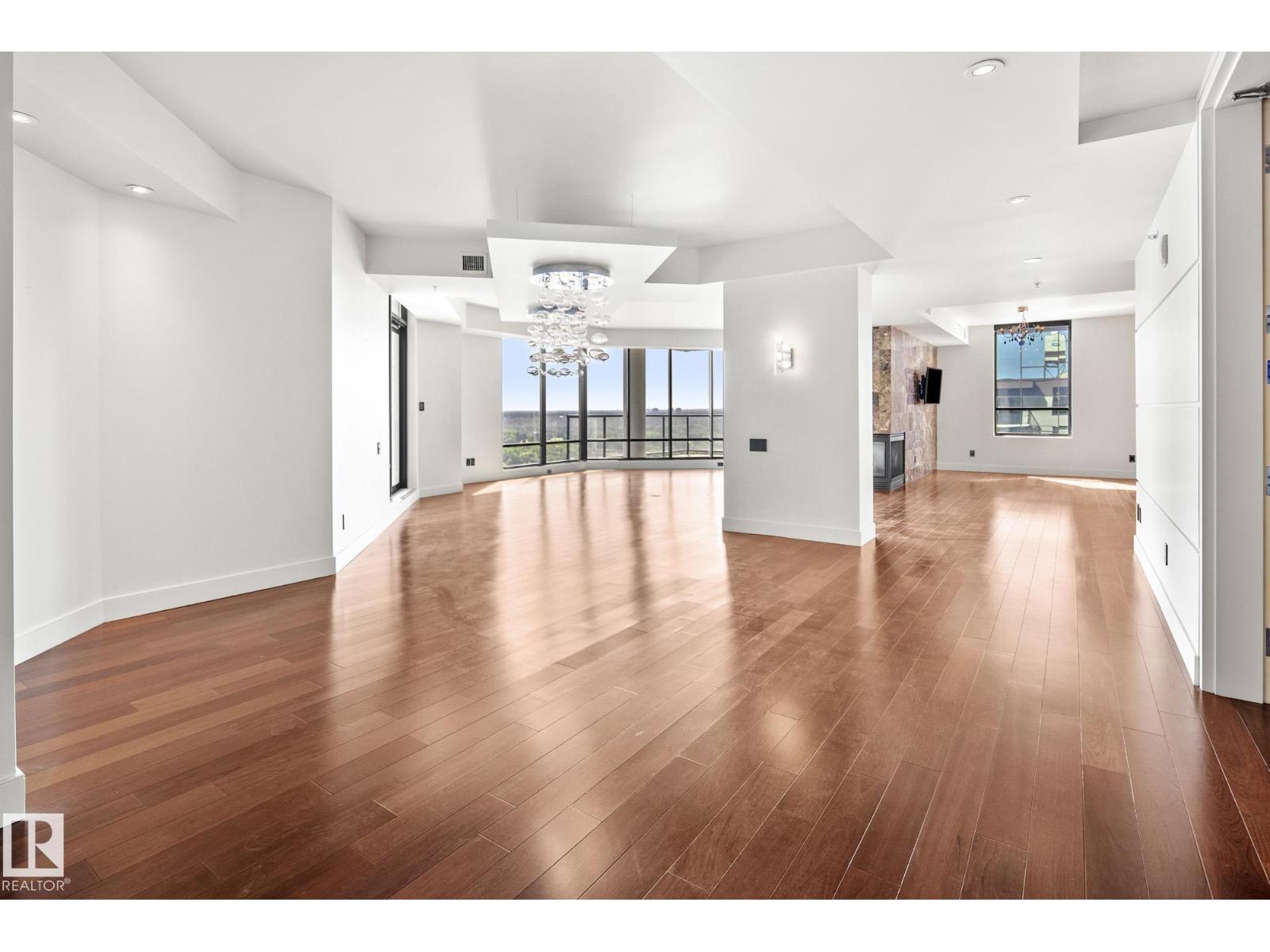 #1200 11933 JASPER AV NW