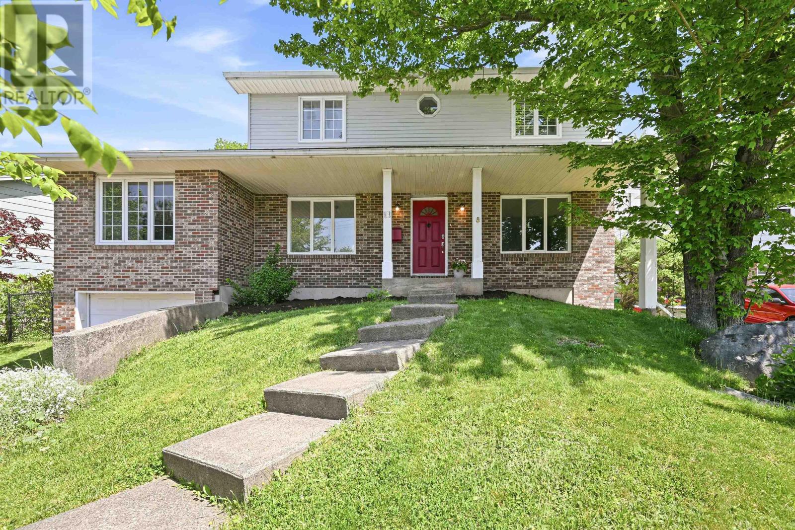 2 Berkley Brae