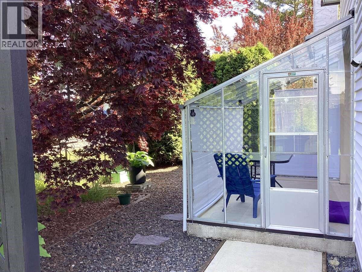 1 Sylvan Cres