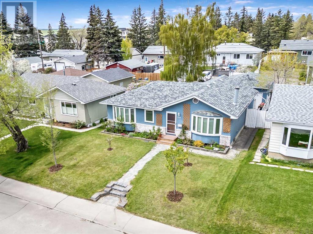 156 Gordon Drive SW