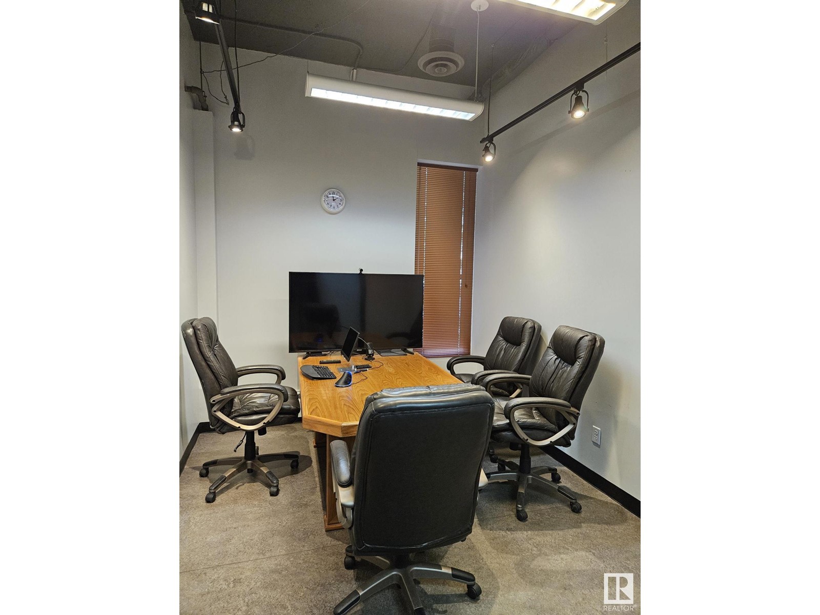 10455 84 AV NW