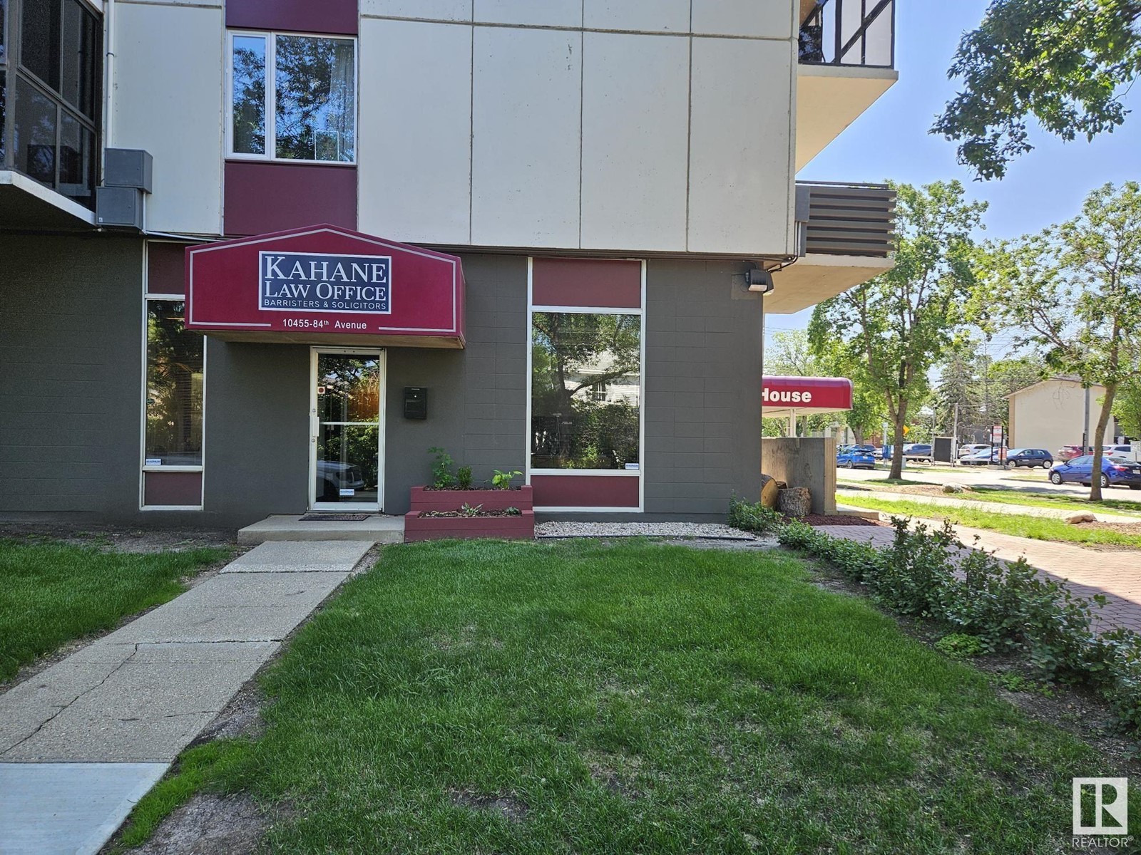 10455 84 AV NW