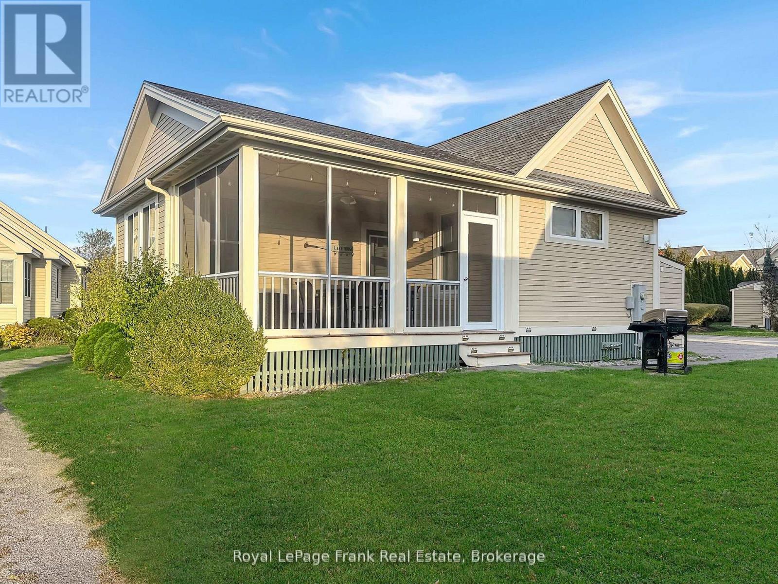 107 - 2 BUTTERNUT LANE