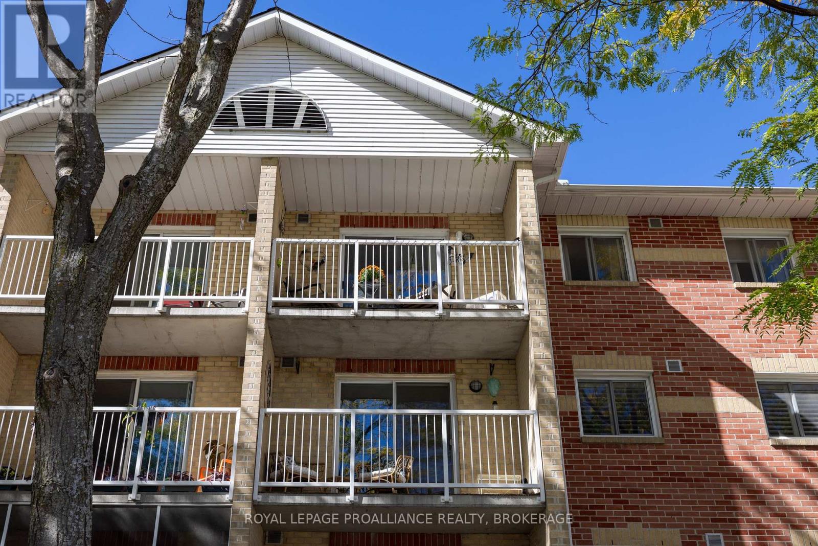 312 - 310 KINGSDALE AVENUE